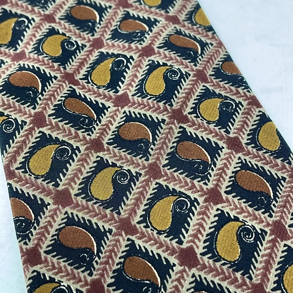 VINTAGE HUGO BOSS TIE PAISLEY BROWNS 100% SILK MADE IN ITALY